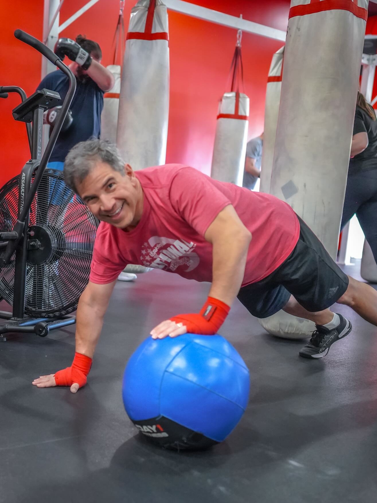 Here is @fzissis working out. Here is another of @fzissis working out. Here is Frank not working out. Frank works out more than not 🤣 
Great job Frank! Keep it up! More #protien #pittsburgh